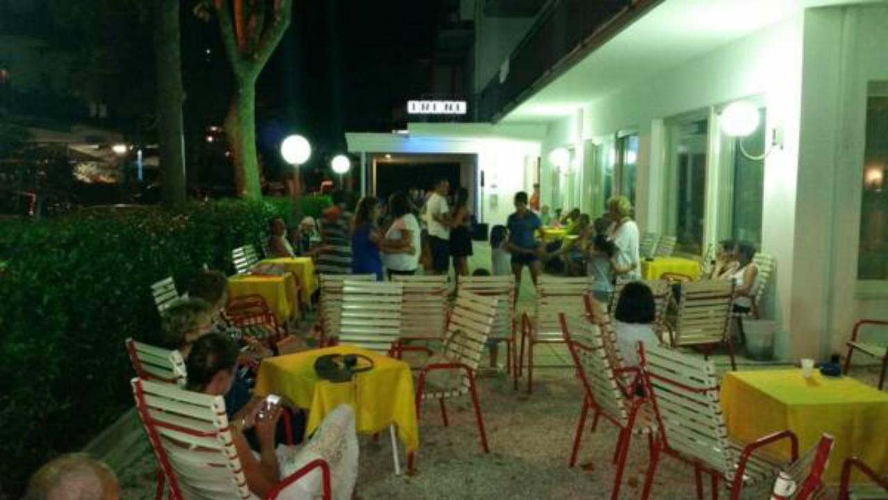Hotel Irene Riccione Exterior photo