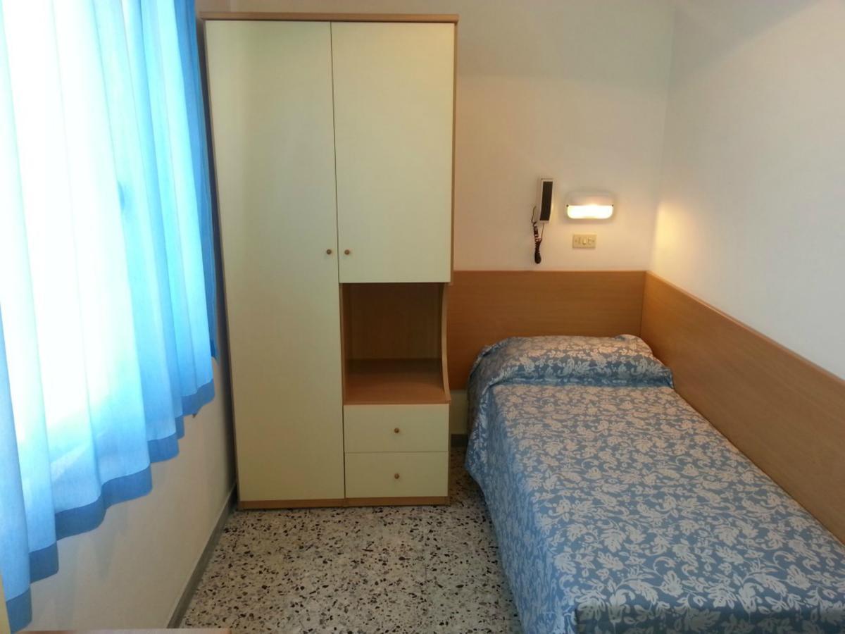 Hotel Irene Riccione Exterior photo